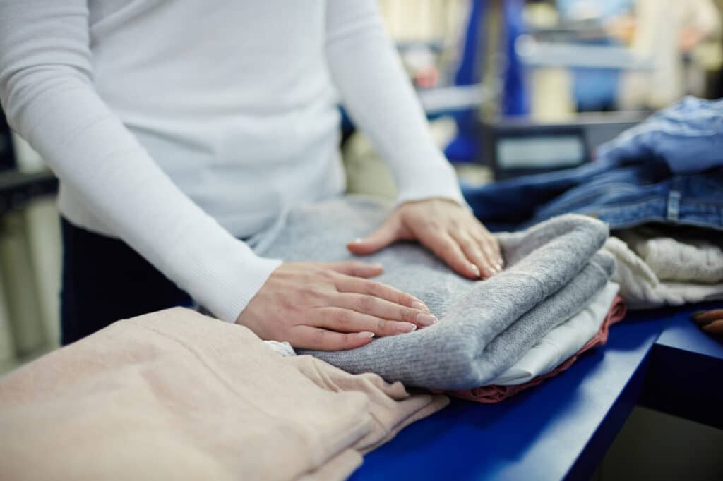 working-dry-cleaning-shop (1)